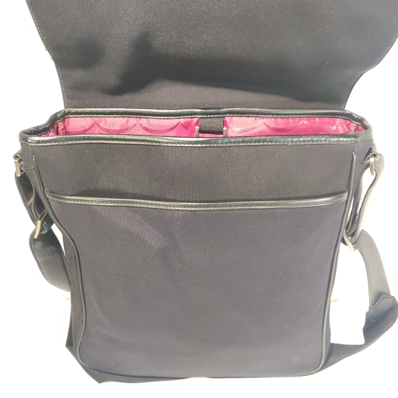 Tumi Handbags - TUMI like new leather sling shoulder bag